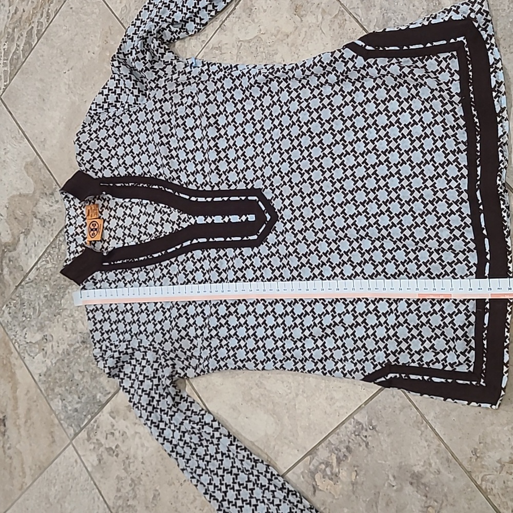 Black and White Patterned Women's Top - Picture 4 of 6
